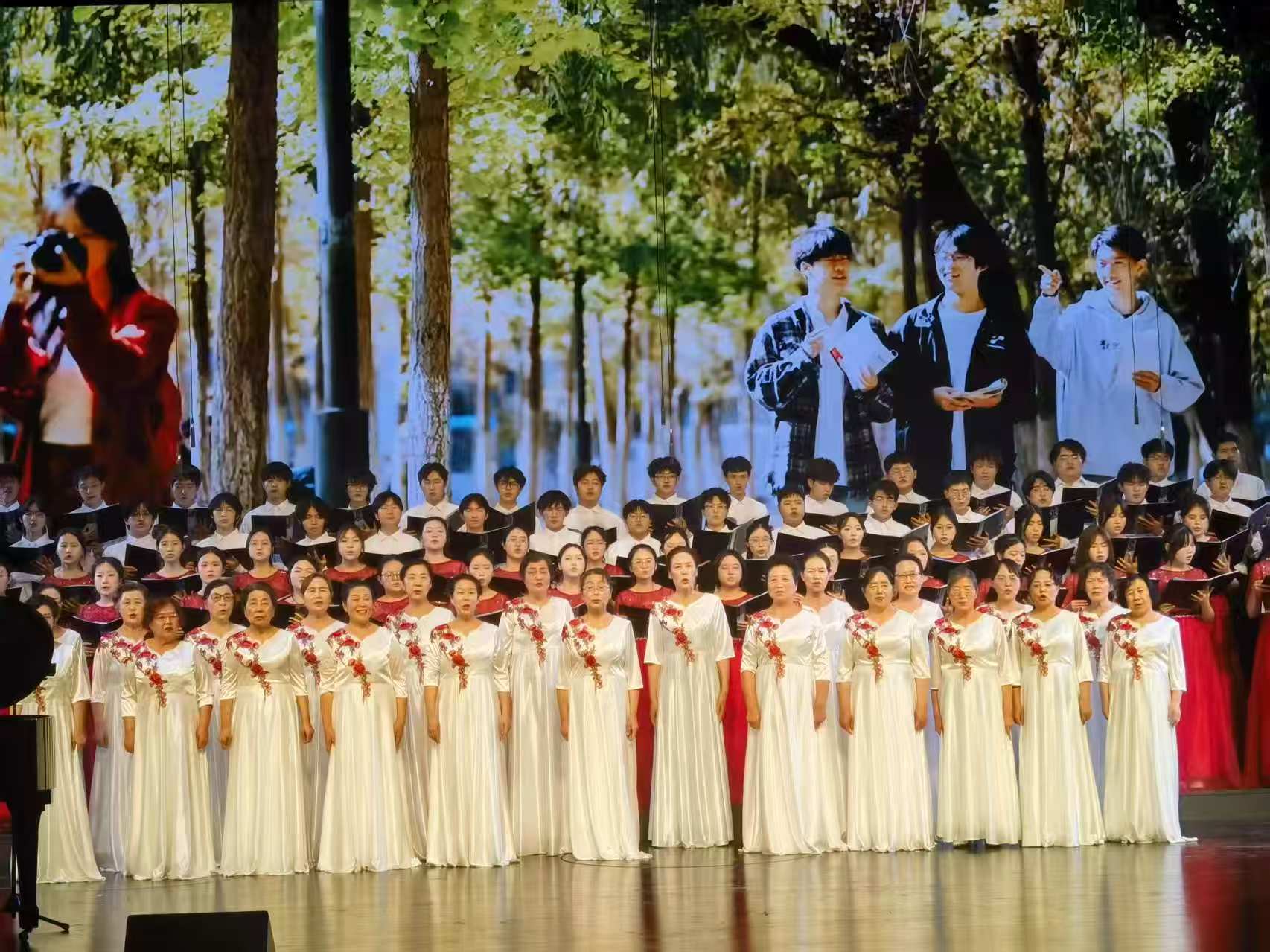 老年艺术团风采